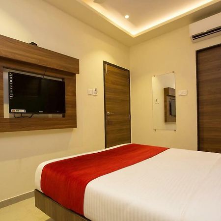 Hotel Grace Inn Мумбай Екстериор снимка