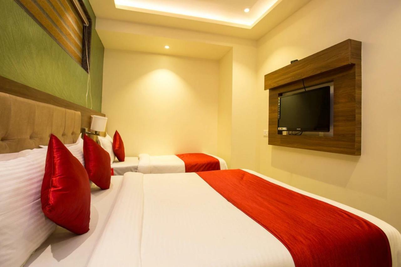 Hotel Grace Inn Мумбай Екстериор снимка