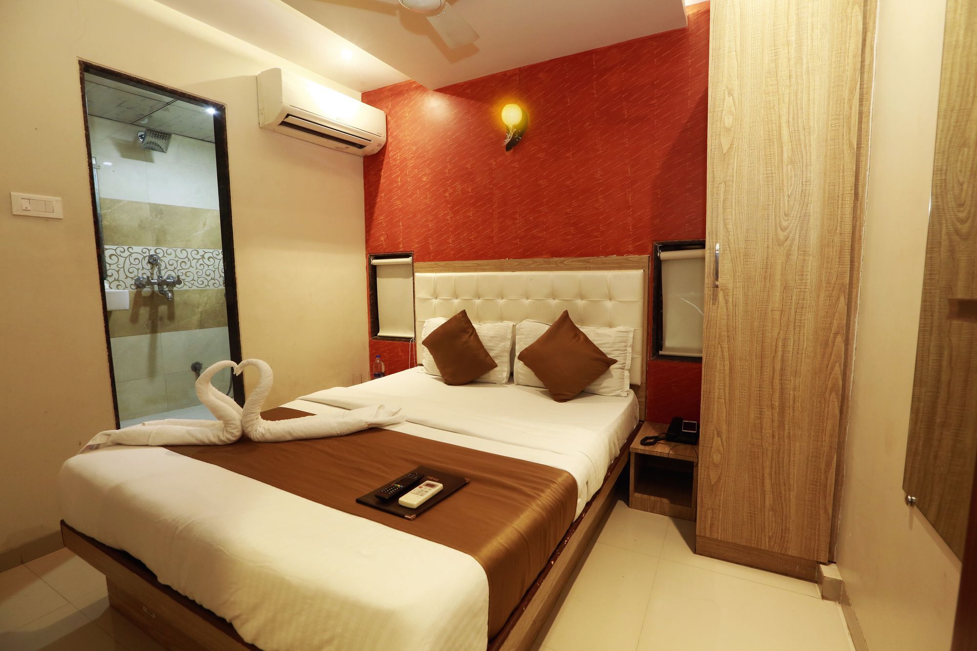 Hotel Grace Inn Мумбай Екстериор снимка